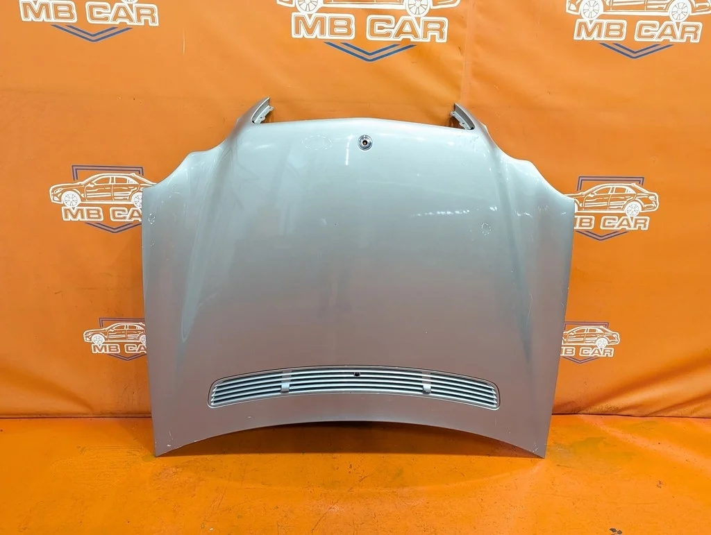 Капот Mercedes-Benz