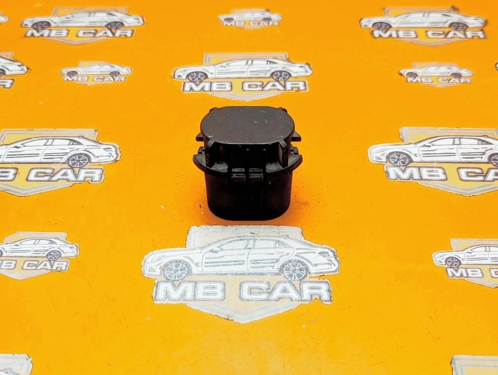 Опора радиатора Mercedes-Benz