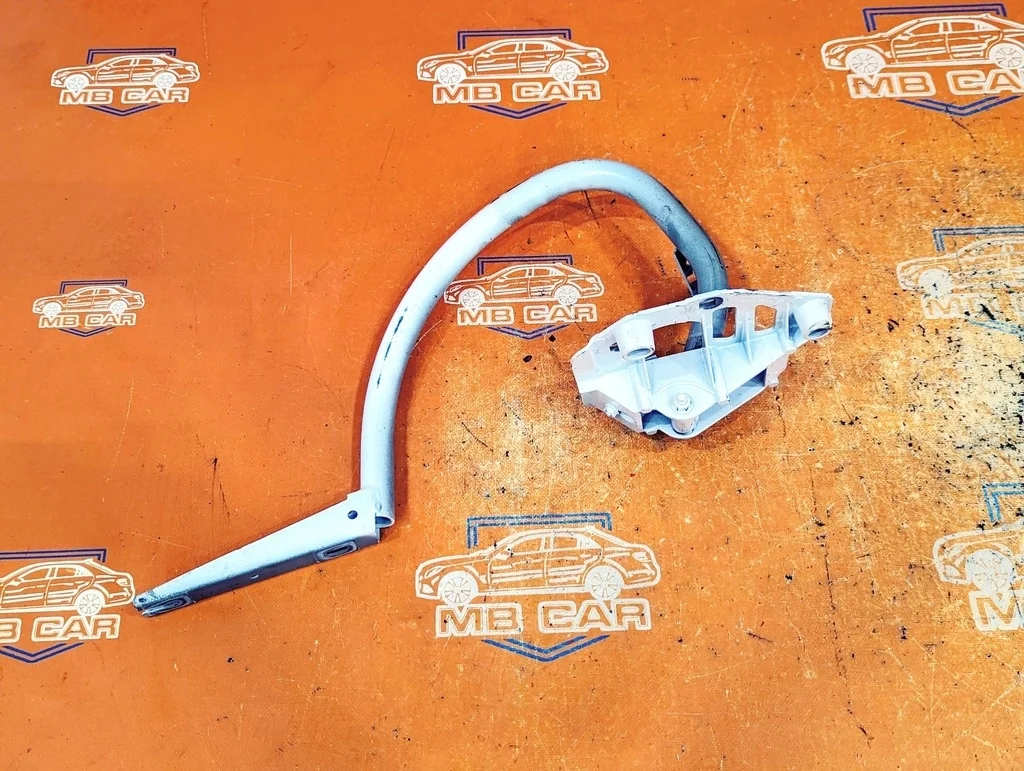 Петля крышки багажника Mercedes-Benz