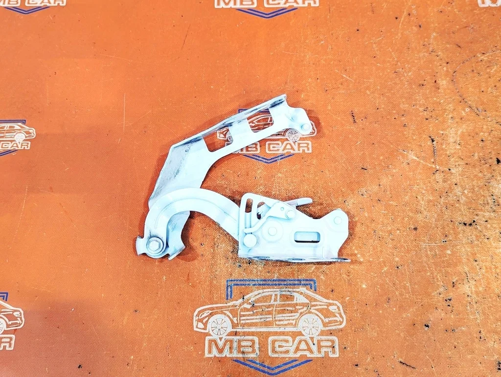 Петля капота Mercedes-Benz