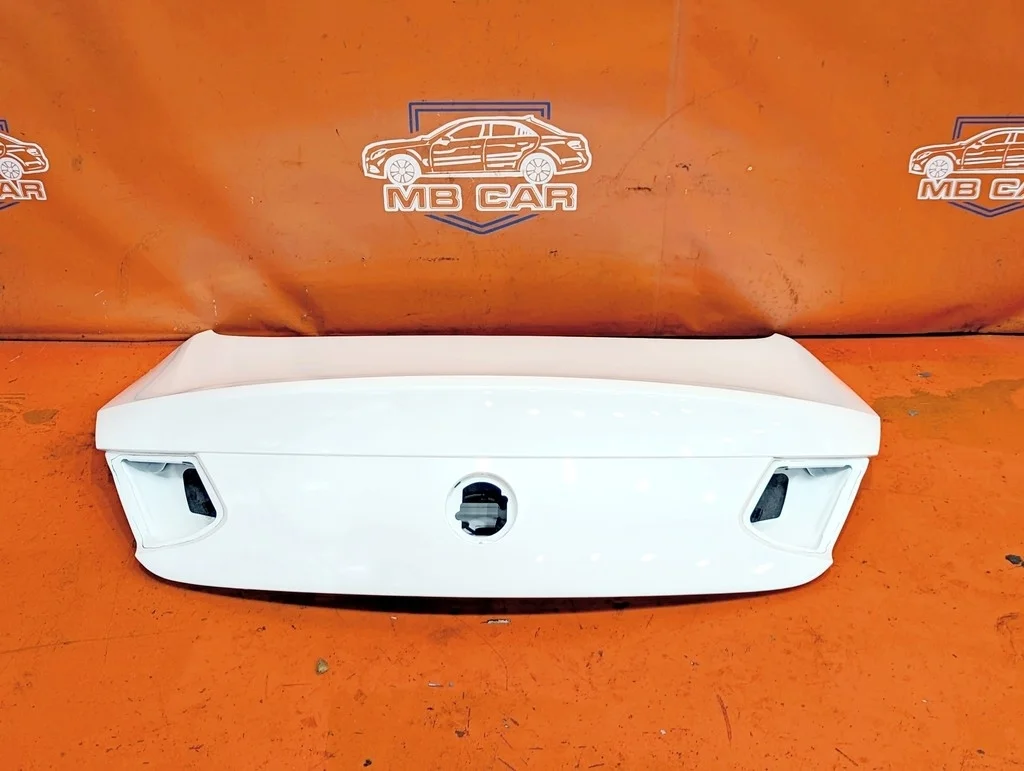 Крышка багажника Mercedes-Benz