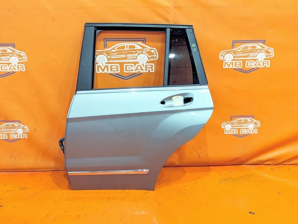 Дверь задняя левая Mercedes-Benz