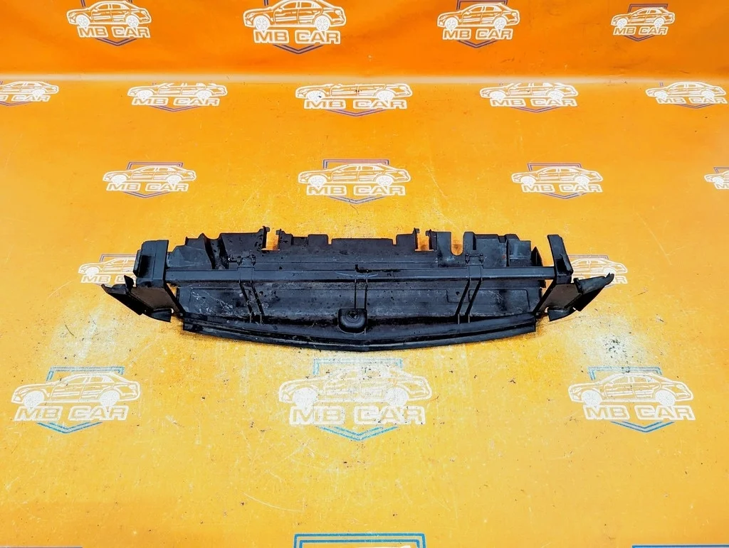Кожух радиатора Mercedes-Benz