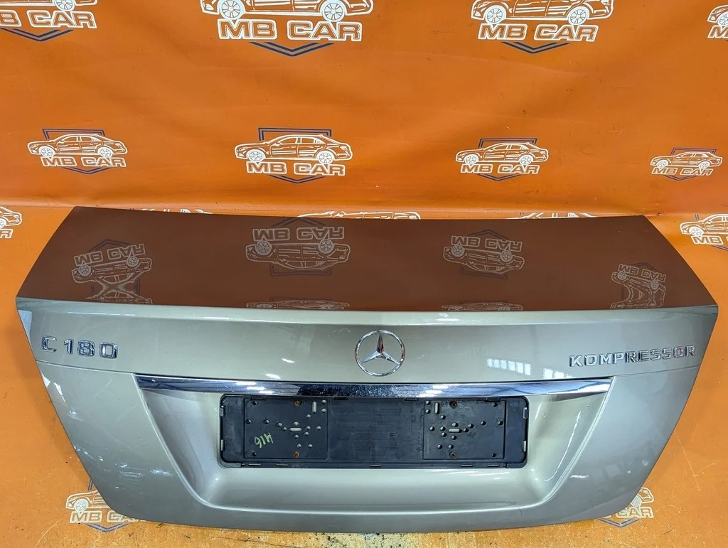 Крышка багажника Mercedes-Benz