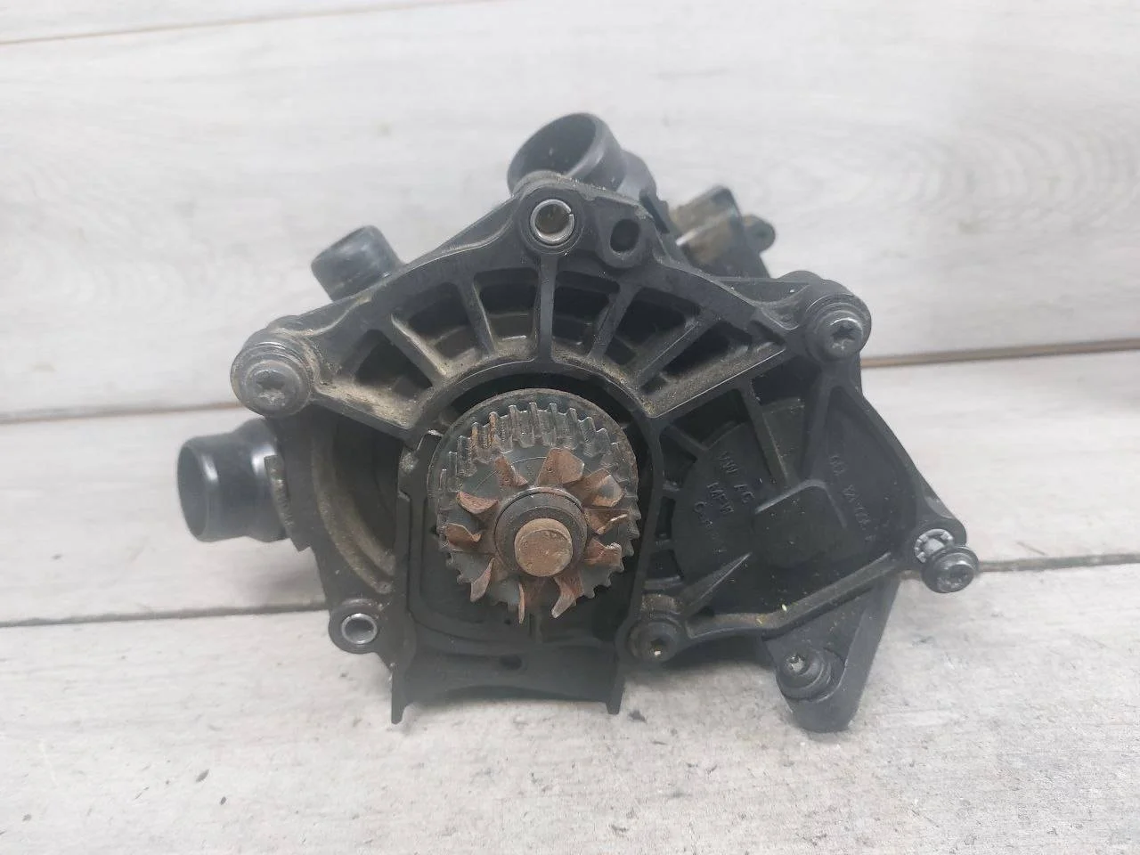 водяная помпа Audi A4 B9