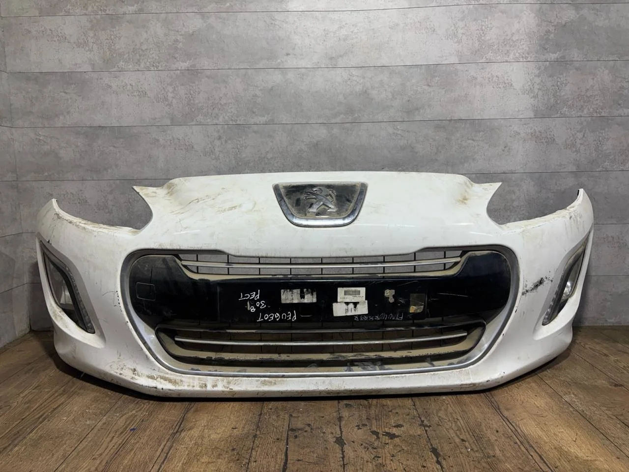 бампер передний Peugeot 308 T7