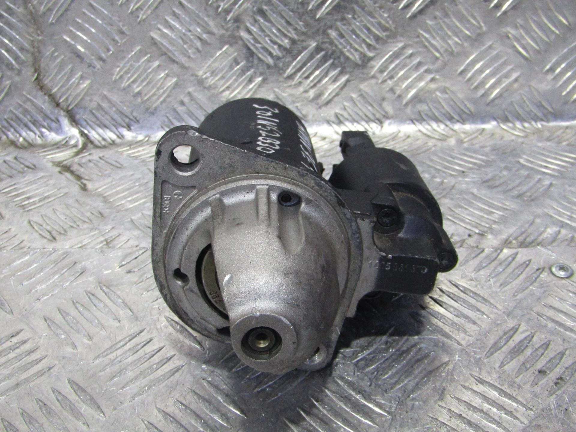 стартер BMW X5 E70