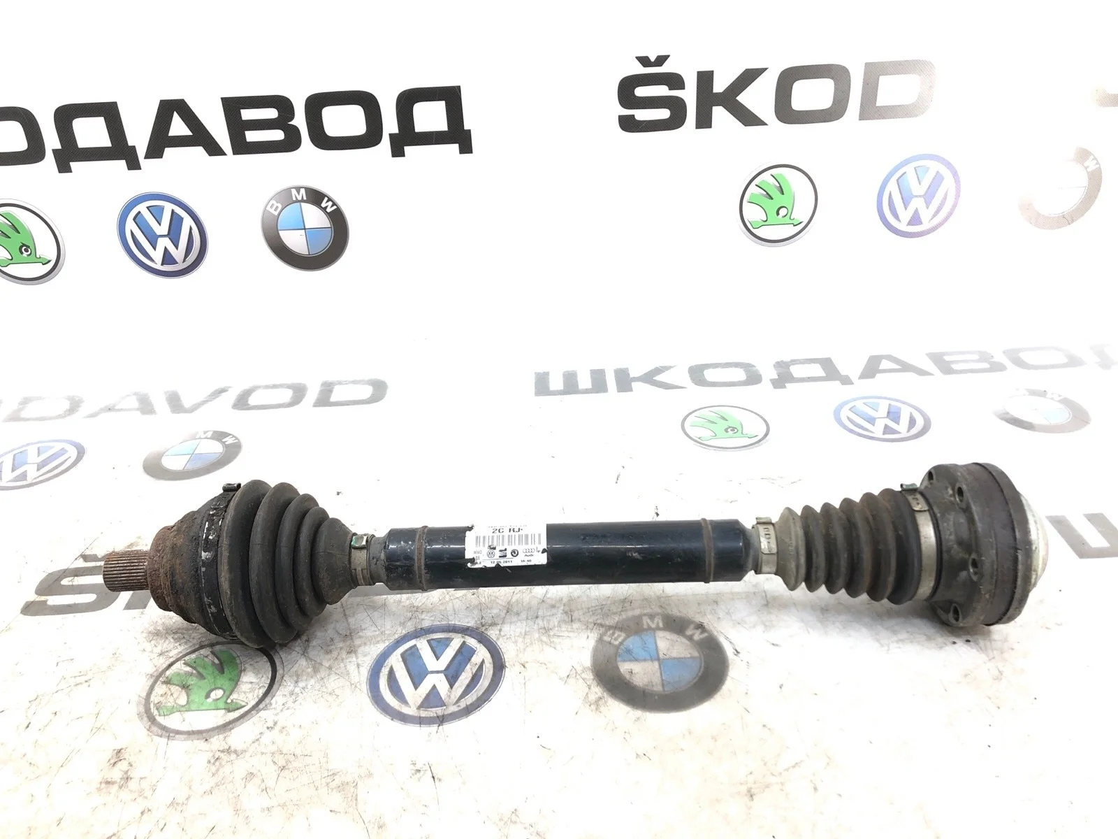 Привод МКПП Skoda Octavia 2011 1K0407272CR A5 (1Z) 1.8 CDAB, передний правый