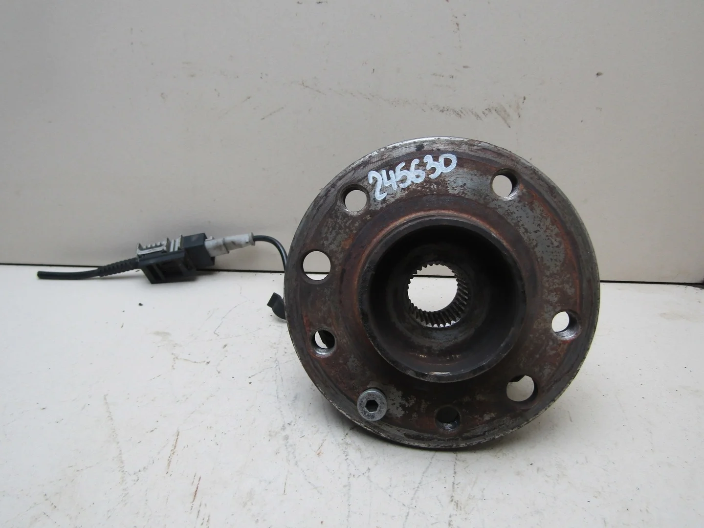 Ступица передняя Opel Astra H \ Family 2004-2015  [93178652]  Z16XER в Вологде