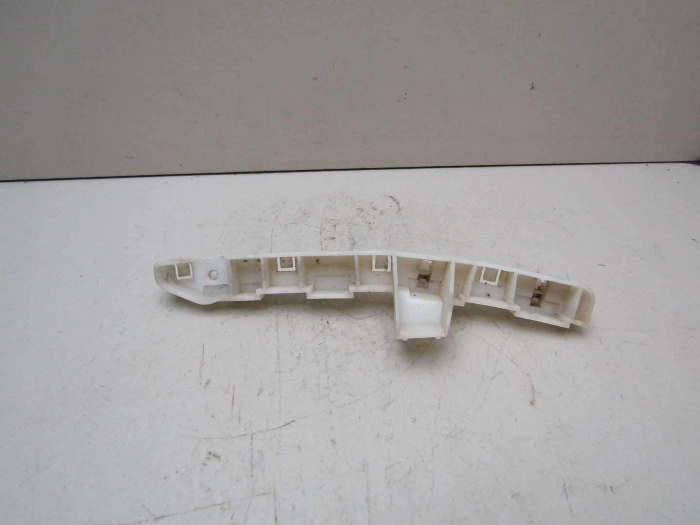 Кронштейн переднего бампера левый Nissan Qashqai (J10) 2006-2014  [62223BR00A]  в Вологде