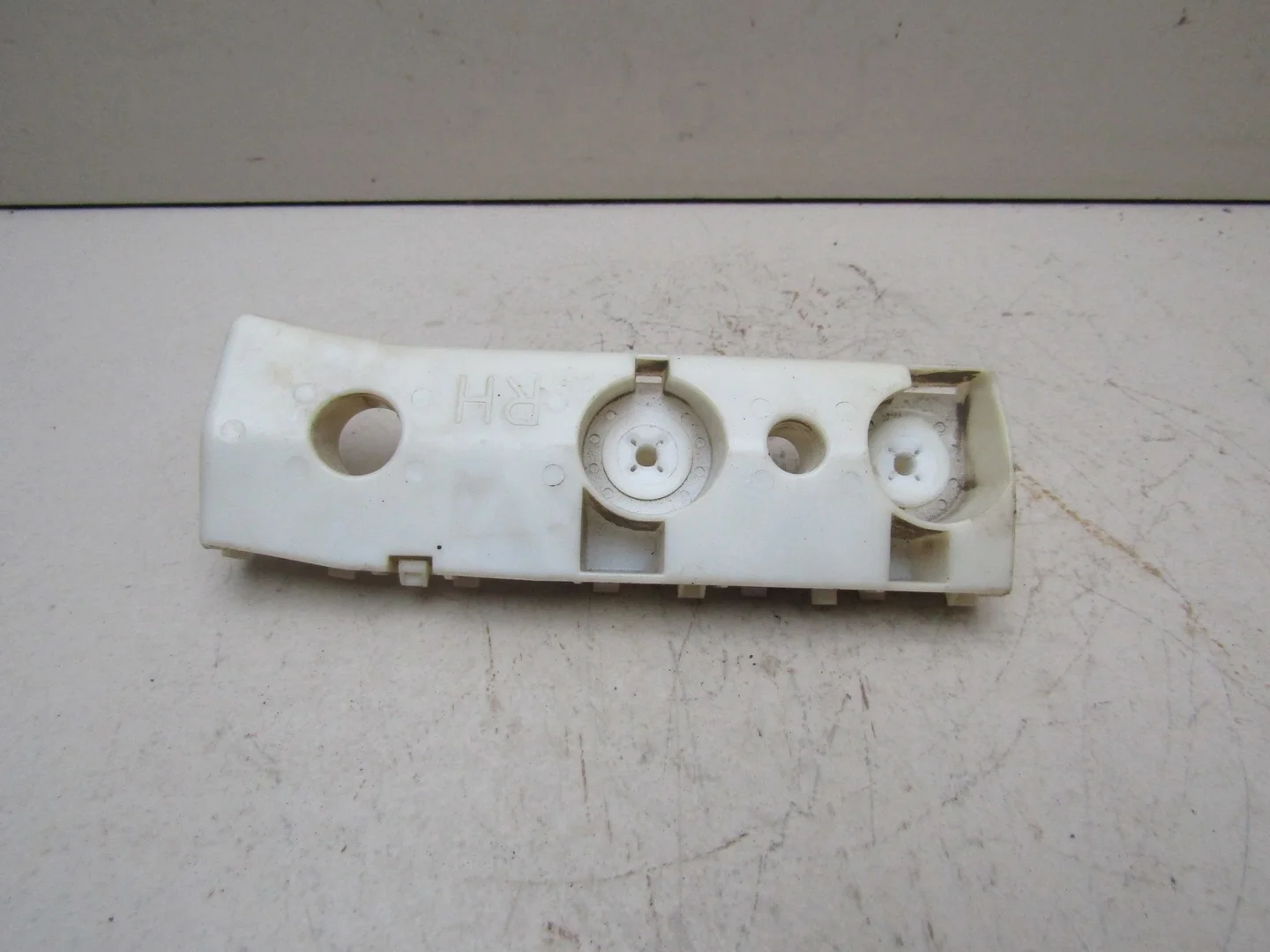 Направляющая заднего бампера правая Nissan X-Trail (T31) 2007-2014  [85270JG00A]  2.0 MR20DE в Вологде