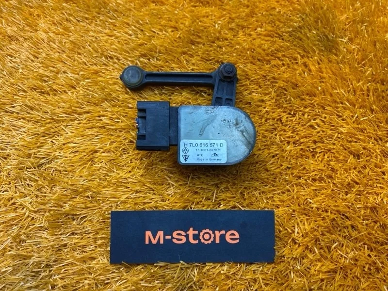 Датчик высоты дорожного просвета Porsche Cayenne 2007 7L0616571D 957 M4801, задний