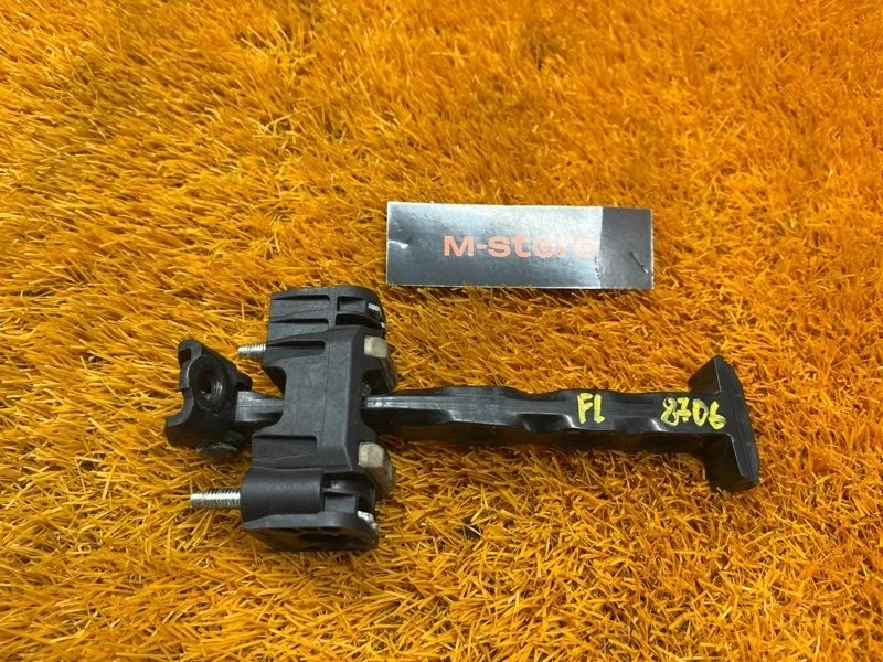 Ограничитель двери Volvo Xc60 2011 31298466 DZ44 B4204T6, передний левый