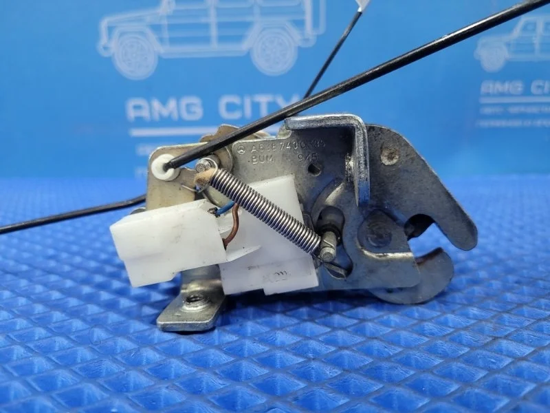 Замок двери багажника Mercedes-Benz Vito W638