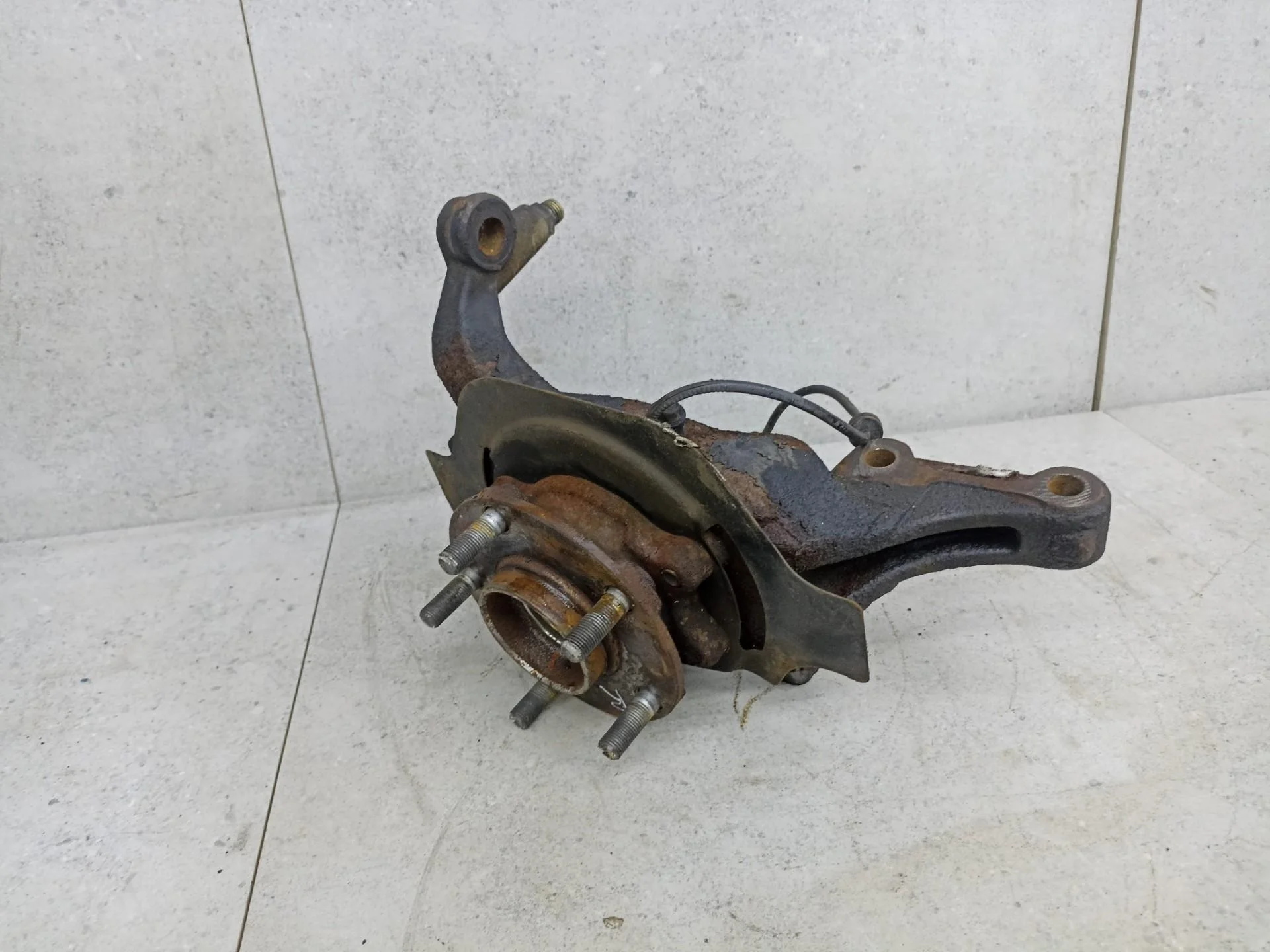 Кулак передний правый Nissan Murano Z50 40014CN000