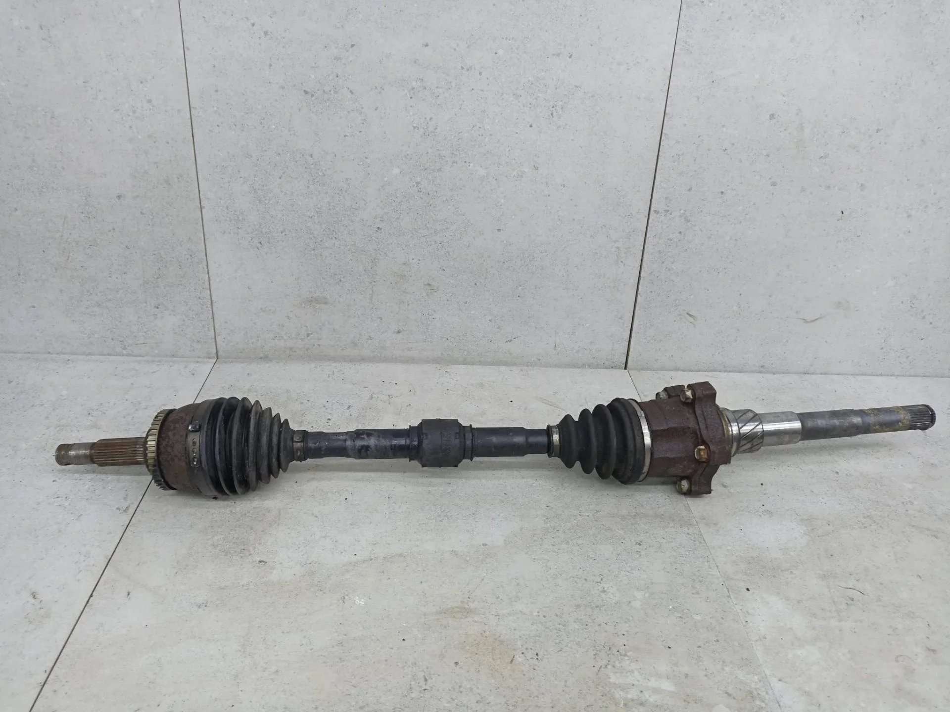 Полуось передняя правая Nissan X-Trail T30