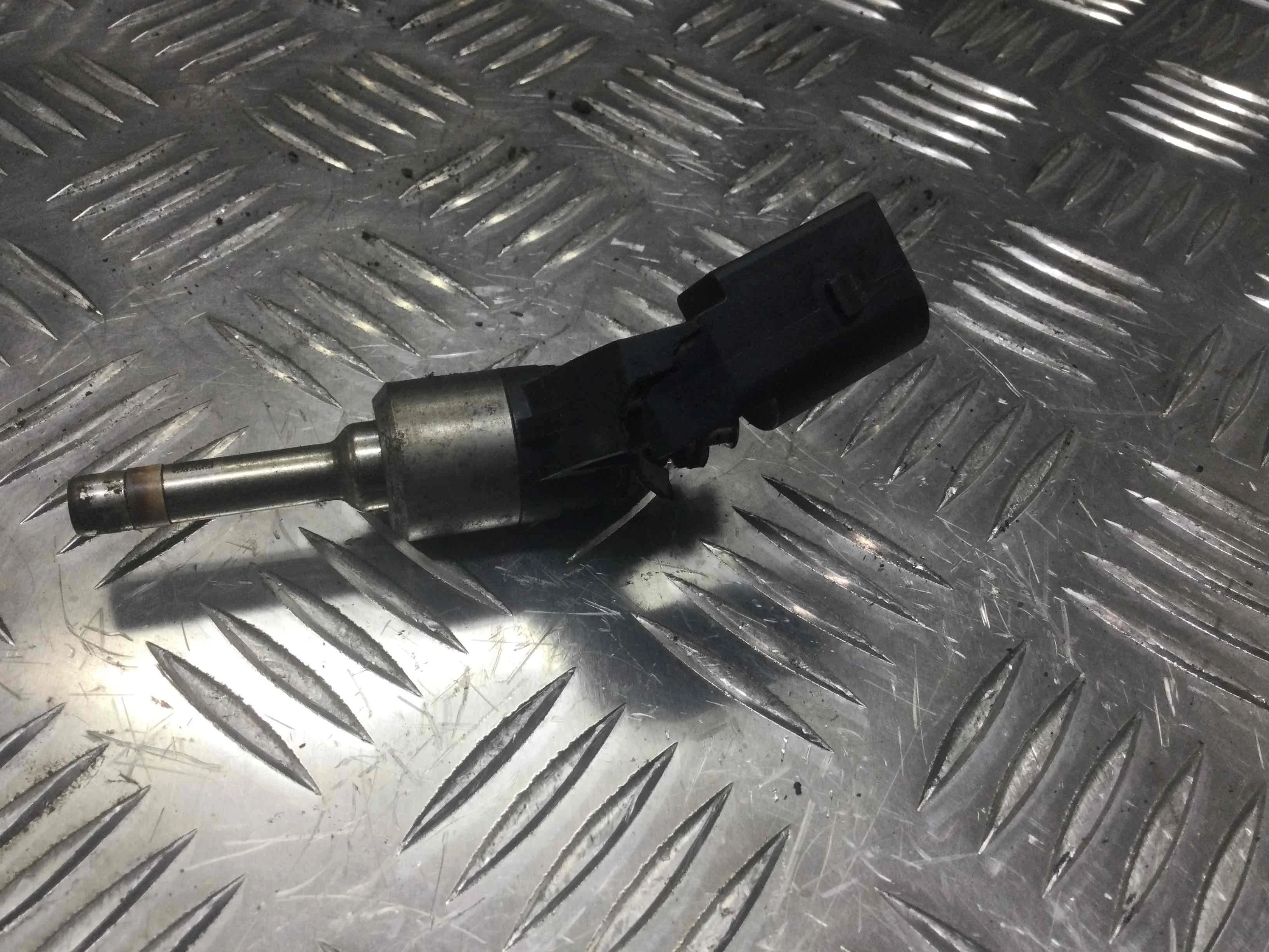 Форсунка Volkswagen Golf 5 поколение (2004-2009) бензин 1.4 TFSI Механика Х/б