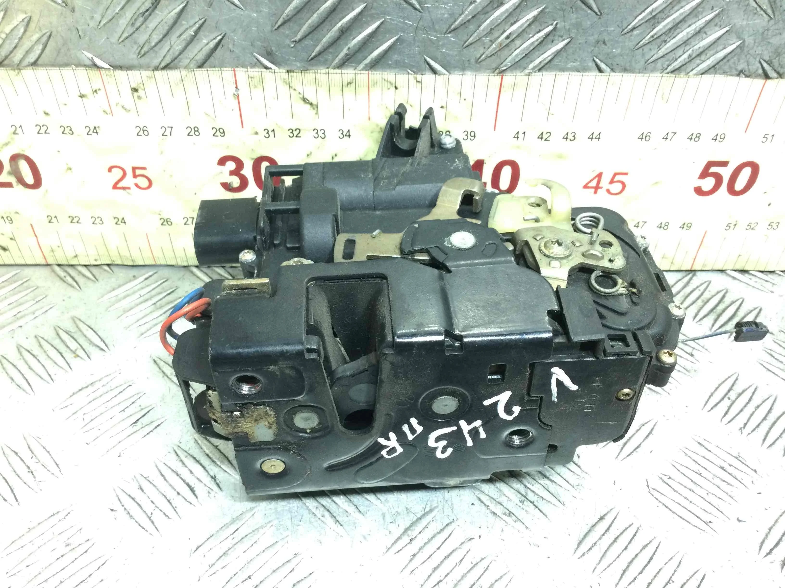 Замок двери передней правой SEAT Toledo 2 поколение (1998-2004) бензин 1.6 i Механика Седан