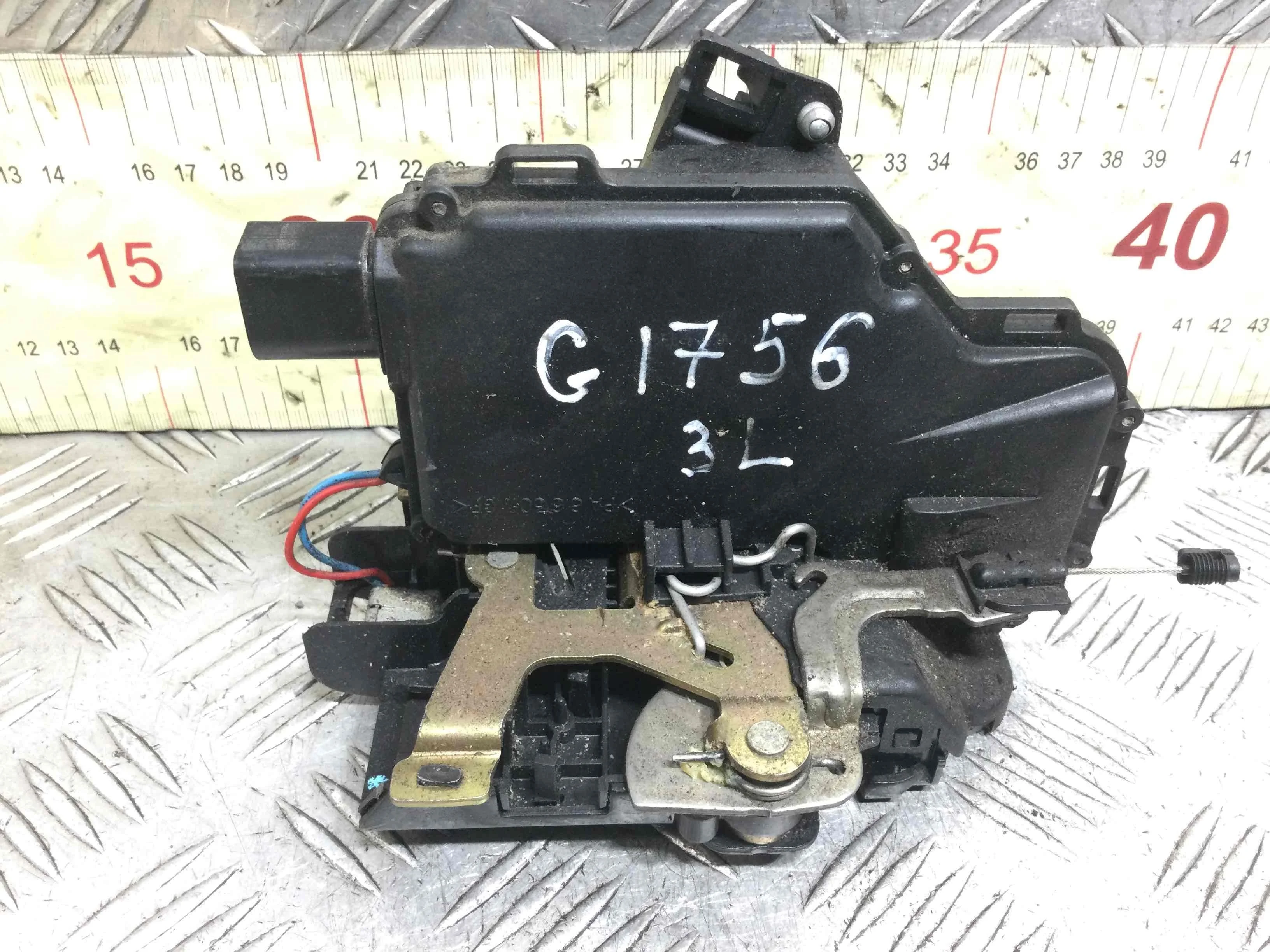 Замок двери задней левой Volkswagen Golf 4 поколение (1997-2004) бензин 1.6 i Механика 5-дв, х/б