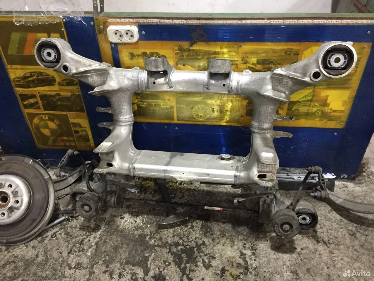 Подрамник задний бмв ф10 ф07 33316798545