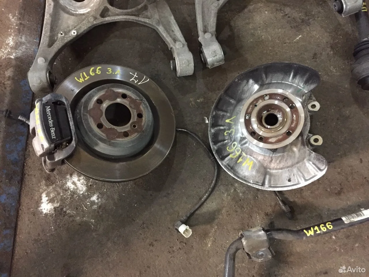 Кулак задний мерседес w166 ml gle a1663500208