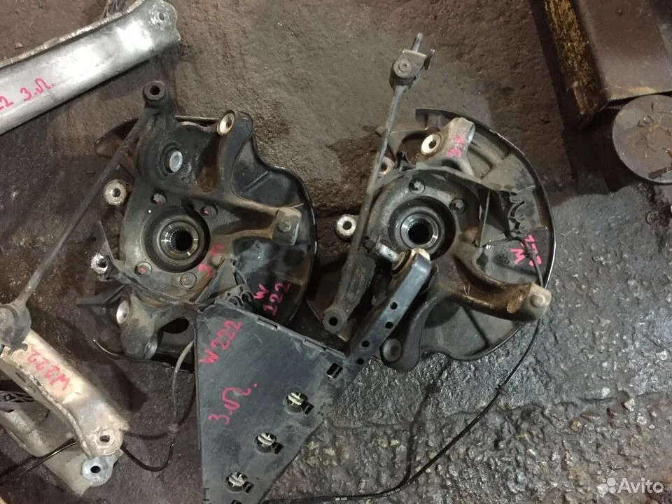 Кулак задний мерседес w222 a2223500941