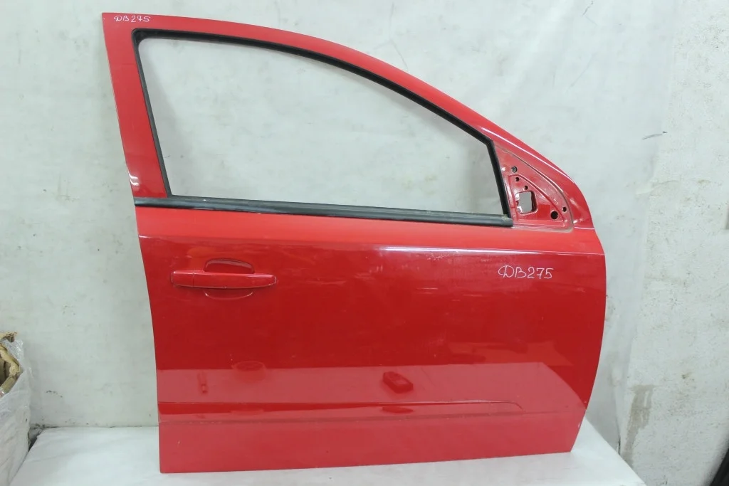 Дверь передняя правая Opel Astra H ДВ275