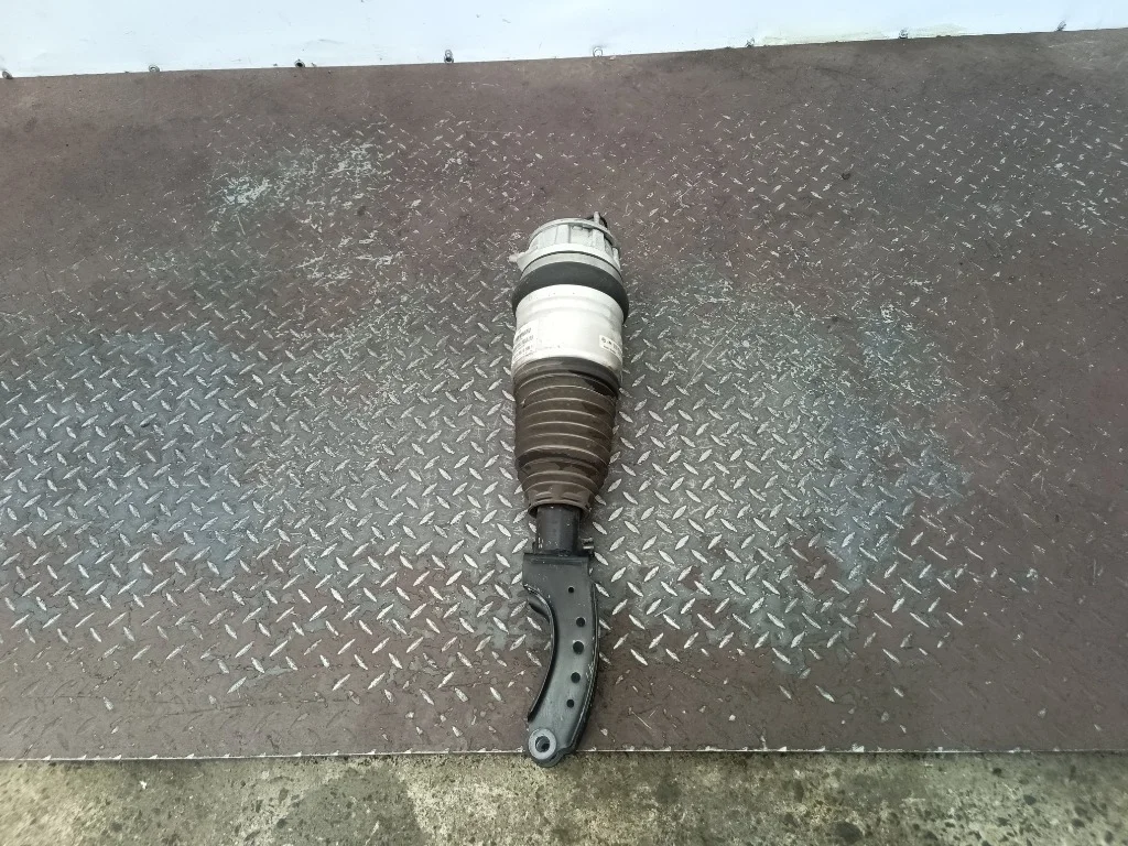 Пневмоамортизатор подвески передний левый