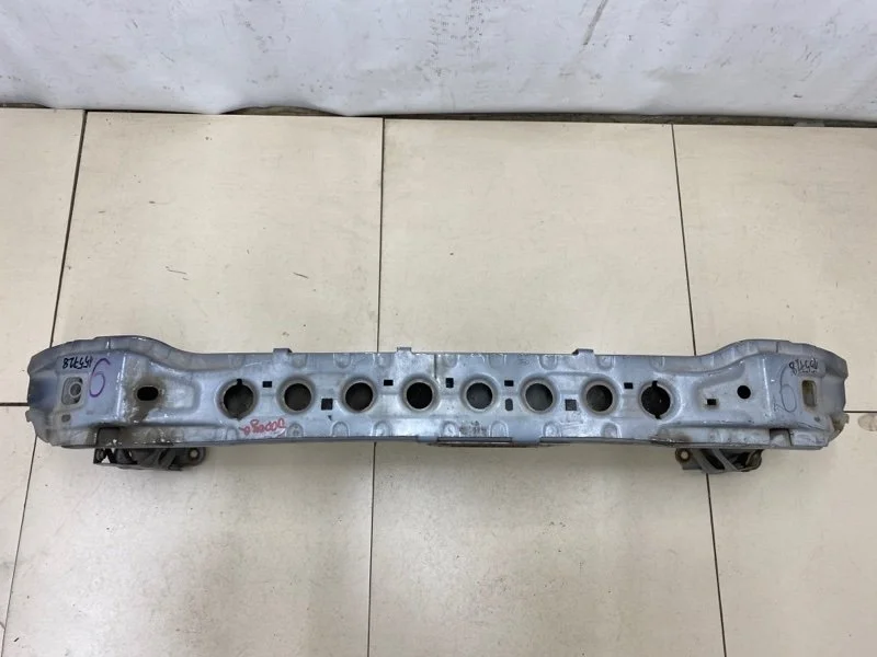 Усилитель бампера передний Ford Kuga 2