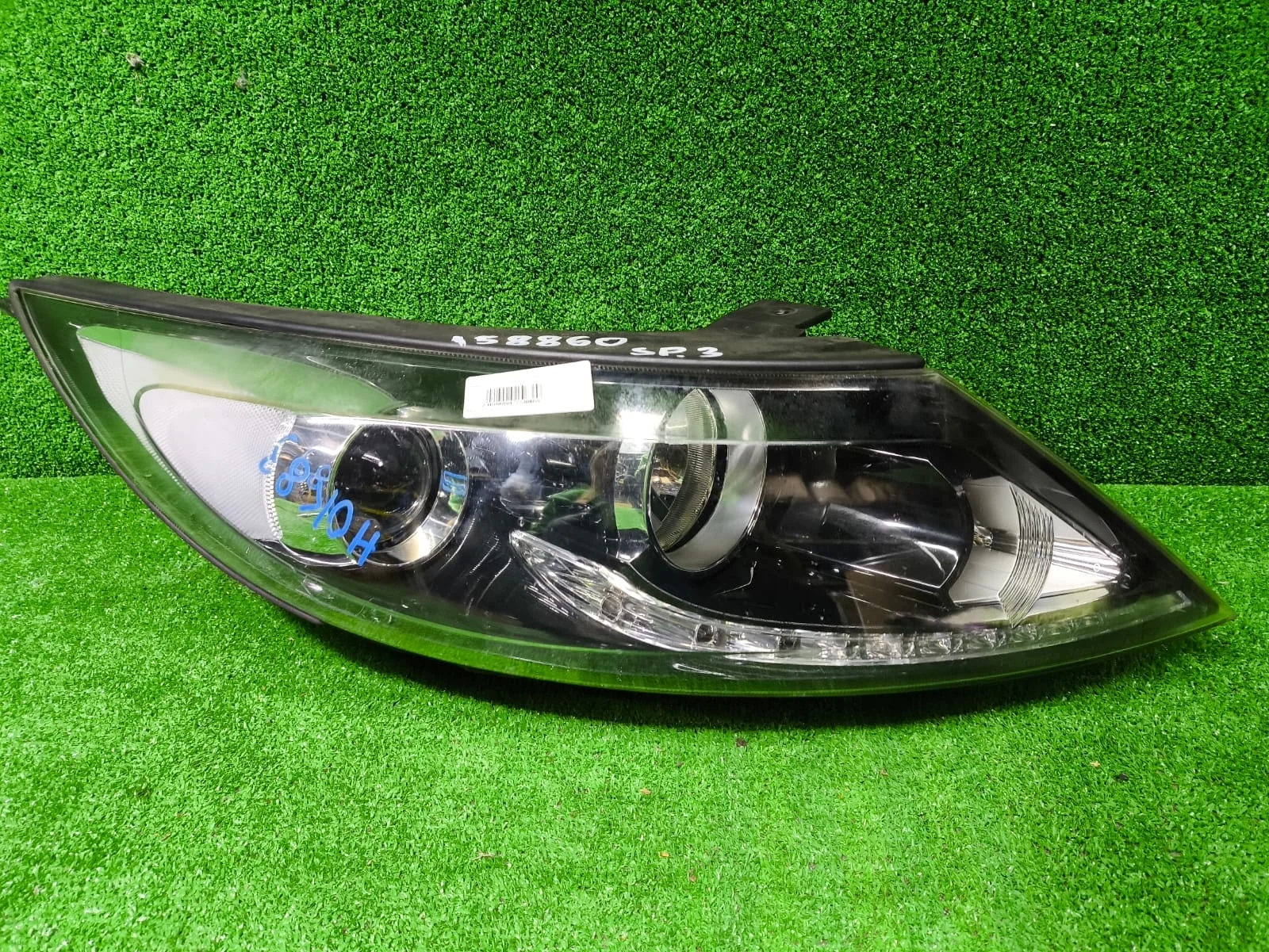 Фара KIA SPORTAGE 3 2010- с ходовыми огнями правая б/у SPORTAGE 3(2010-2015)