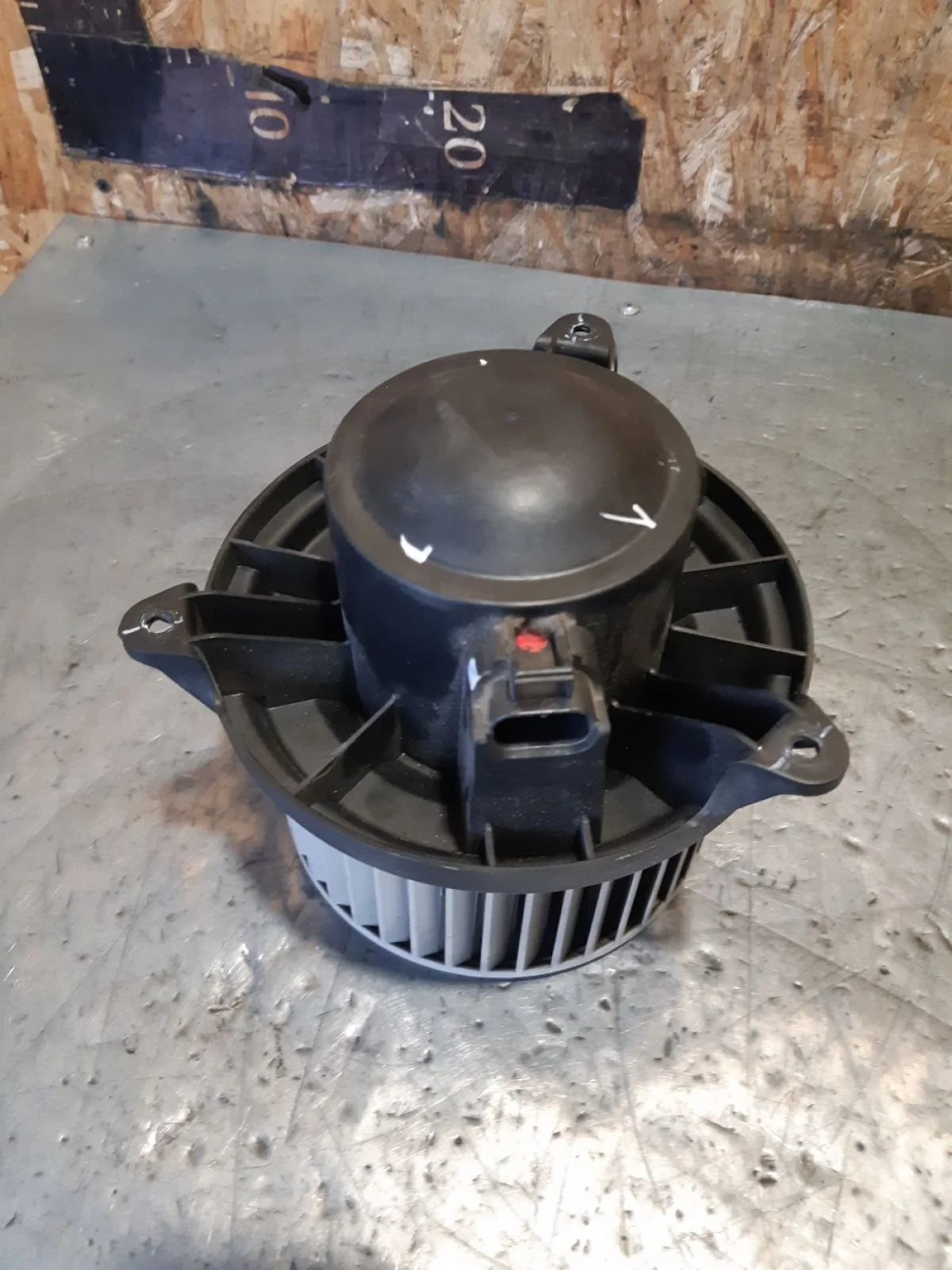 Моторчик печки Nissan Navara D40 (2004—2010) 2008 серебристый