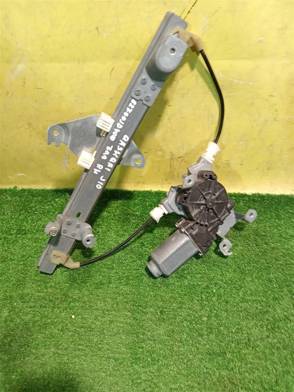 Стеклоподъемник электр. задний правый  Nissan Qashqai (J10) 2006 82700JD400 19147