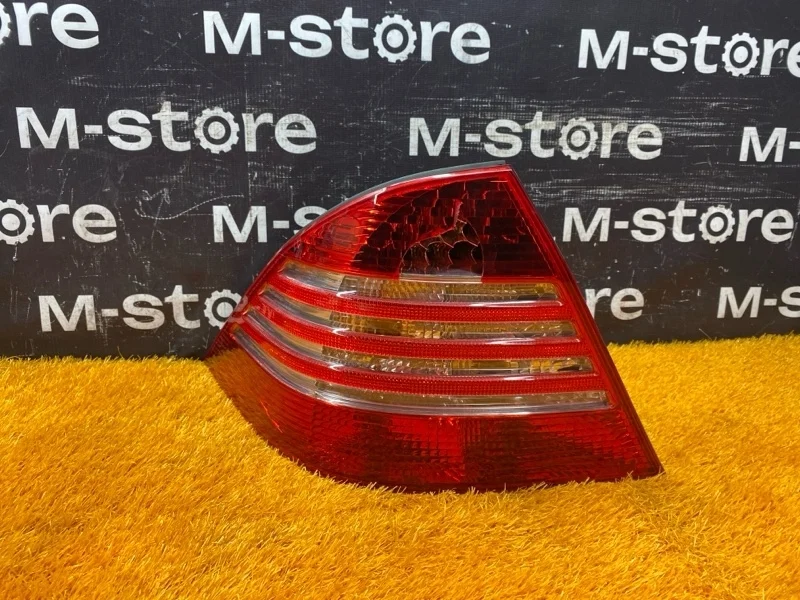 Фонарь задний Mercedes-Benz S-Class 2003 A2208200764 W220 112.972, левый