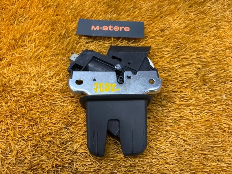 Замок багажника Audi A4 2006 4F5827505D B7/8E BFB