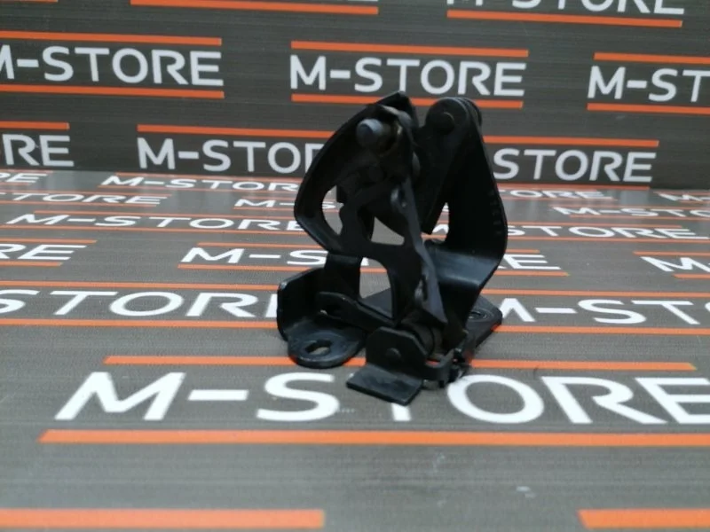 Замок капота Mercedes-Benz C-Class 2004 A2038800264 W203 271.940