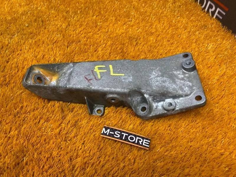 Кронштейн подушки двигателя Bmw X3 2006 22116750853 E83 M54B25 ( 256S5), левый