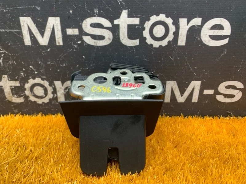 Замок багажника Audi A3 2011 8K9827505A 8P CAXC