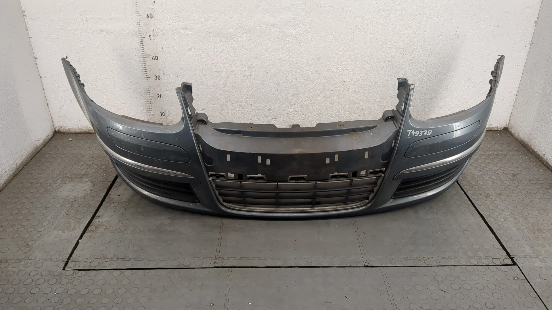 Бампер Volkswagen Jetta 5 2005-2011 КПП-робот (РКПП) BXE Дизель 1.9 л TDI