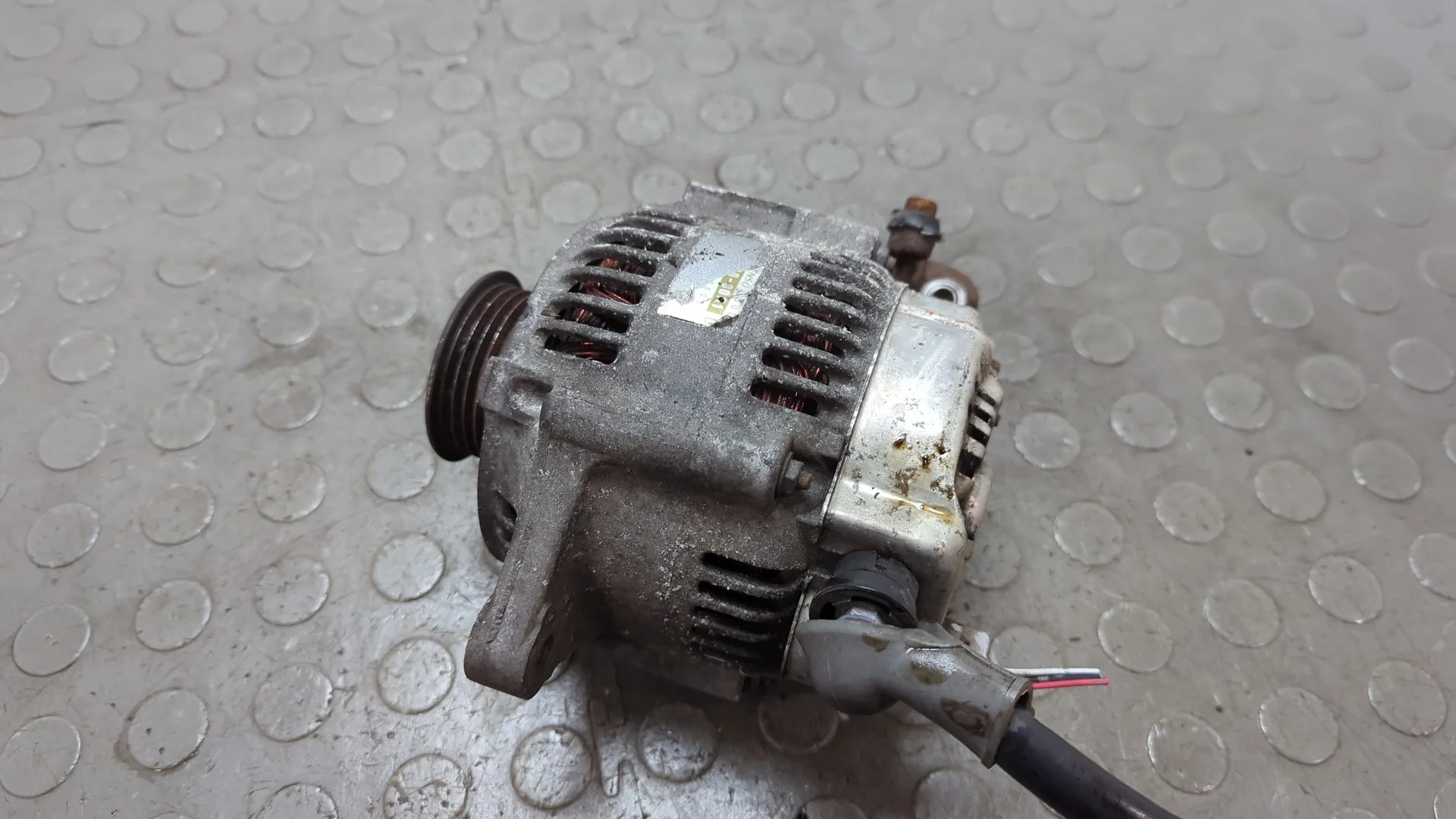 Генератор Suzuki Liana 2001-2008 КПП 5-ст.мех.(МКПП) M16A Бензин 1.6 л Инжектор