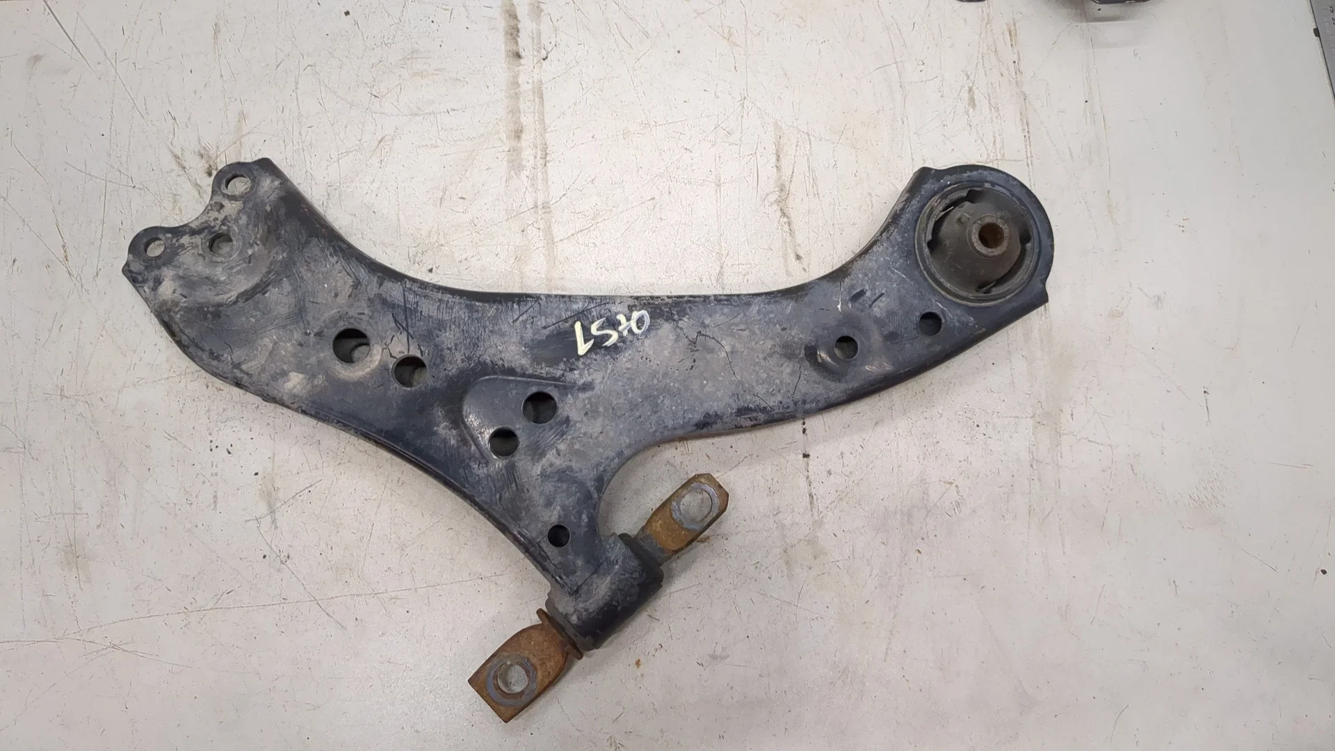 Рычаг подвески Toyota Venza 2020-2025 КПП автомат 4х4 (АКПП) A25AFXS Бензин 2.5 л Гибрид