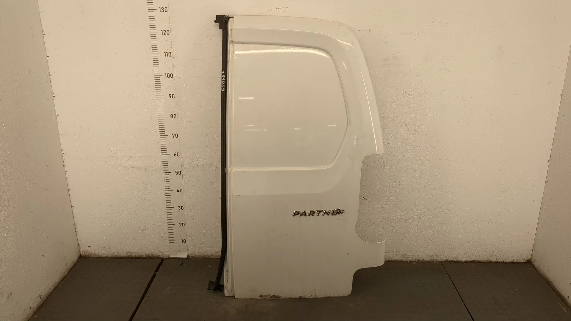 Дверь задняя (распашная) Peugeot Partner 2012-2015 КПП 5-ст.мех.(МКПП) 9HN Дизель 1.6 л HDI