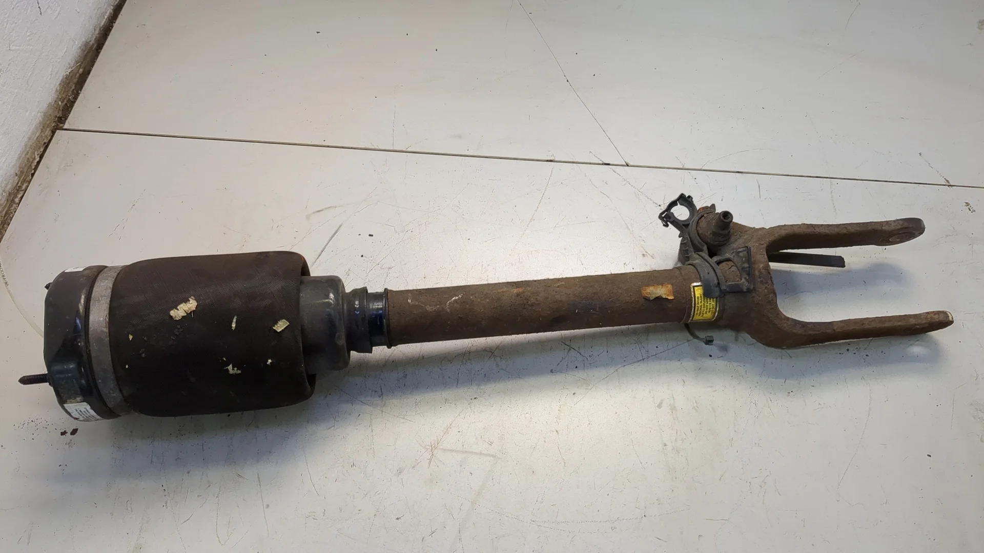 Амортизатор подвески Mercedes-Benz GL-Class X164 2006-2012 КПП автомат 4х4 (АКПП) M273.923 Бензин 4.7 л Инжектор