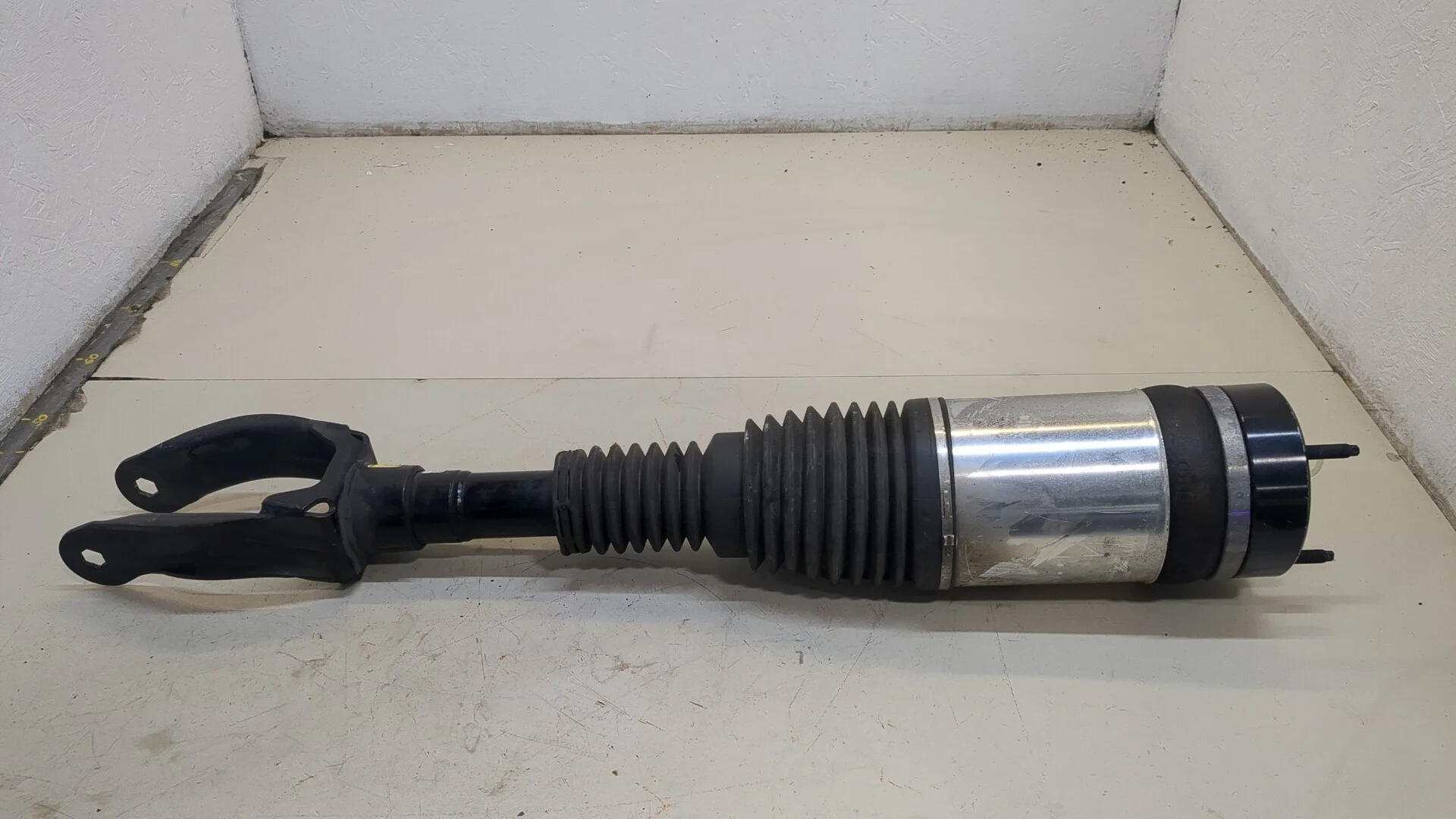 Амортизатор подвески Mercedes-Benz GL X166 2012-2016 КПП автомат 4х4 (АКПП) 278.928 Бензин 4.7 л Турбо-инжектор