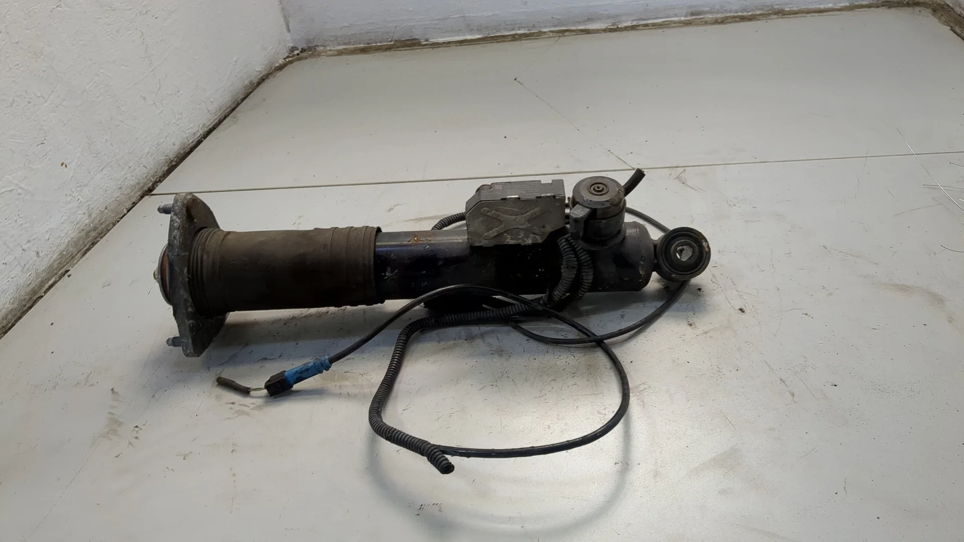 Амортизатор подвески BMW X5 E70 2006-2013 КПП автомат 4х4 (АКПП) 30 6D 5 Дизель 3 л TDI