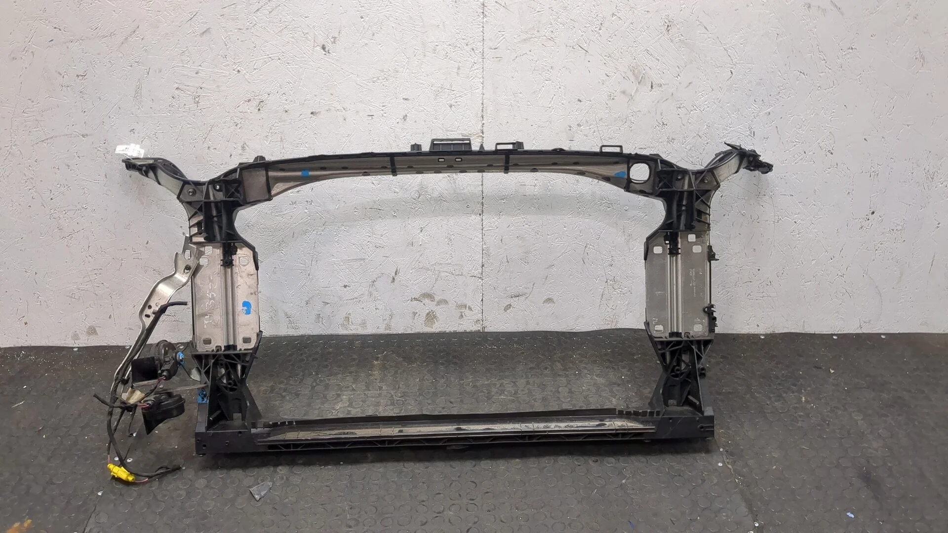 Рамка передняя (телевизор) Audi A6 (C8) 2018-2025 КПП-робот (РКПП) DFBA Дизель 2 л TDI