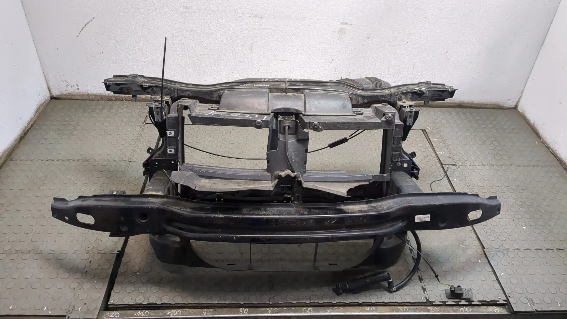 Рамка передняя (телевизор) BMW X1 (E84) 2009-2015 КПП автомат 4х4 (АКПП) N20B20A Бензин 2 л Турбо-инжектор