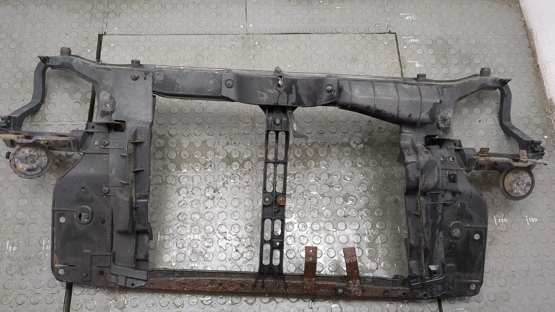 Рамка передняя (телевизор) Hyundai Tucson 1 2004-2010 КПП автомат 4х4 (АКПП) D4EA Дизель 2 л CRDi