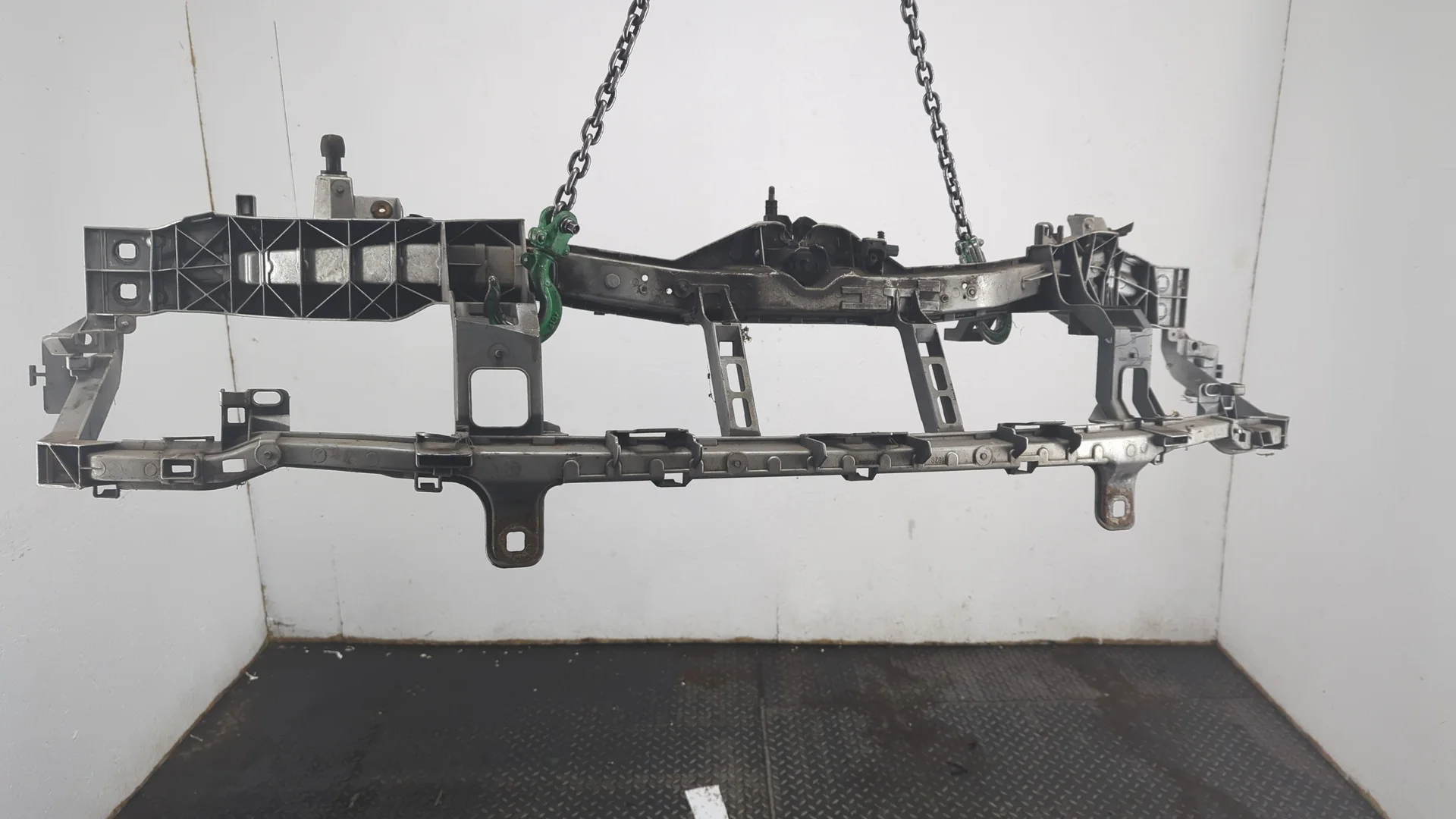 Рамка передняя (телевизор) Ford Kuga 2008-2012 КПП 6-ст.мех 4х4 (МКПП) G6DG, UKDA Дизель 2 л