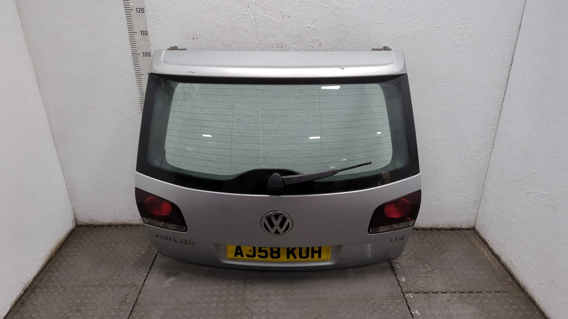 Крышка (дверь) багажника Volkswagen Touareg 2006-2010 КПП автомат 4х4 (АКПП) BPE Дизель 2.5 л TDI