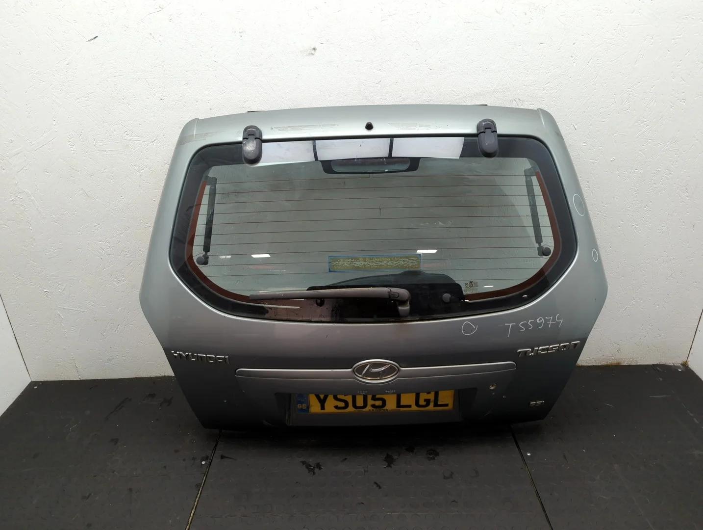 Крышка (дверь) багажника Hyundai Tucson 1 2004-2010 КПП 5-ст.мех.(МКПП) G4GC Бензин 2 л Инжектор